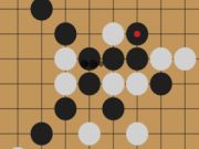 Leikur Gomoku: fimm steinar í röð  á netinu