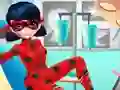 Leikur Dotted Girl Ambulance For Superhero á netinu