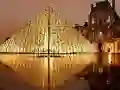 Leikur Glass Pyramid Jigsaw á netinu