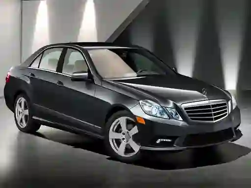 Leikur E-Class Sedan Puzz á netinu