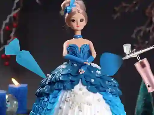 Leikur Icing On Doll Cake á netinu