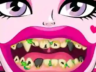 Leikur Draculaura Bad Teeth á netinu