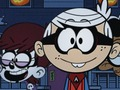 Leikur Hvað er hávær húsið þitt Halloween búning?  á netinu